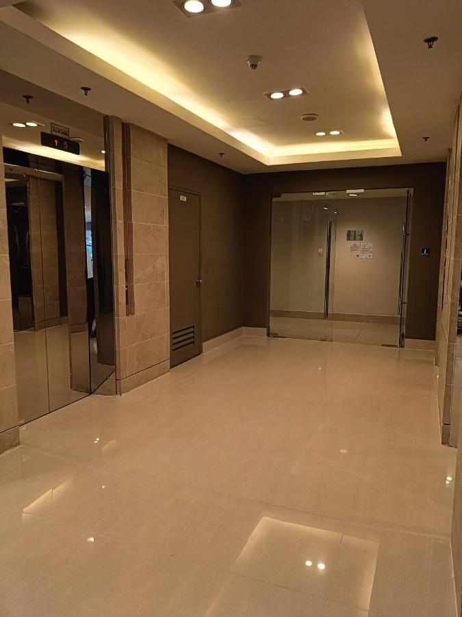 Sea Residences Moa - Paul Manila Kültér fotó